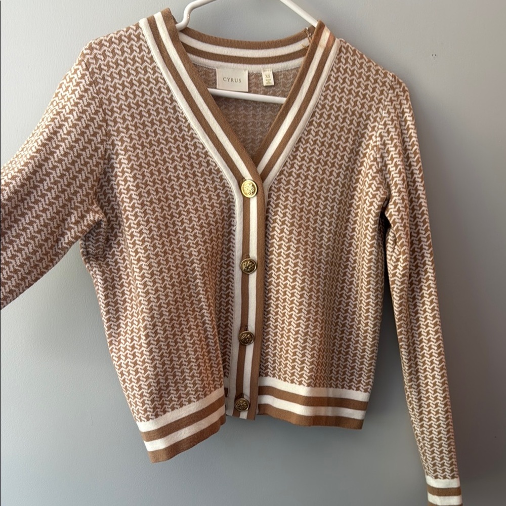 Cyrus Women's Tan & White Patterned Knit Button Cardigan